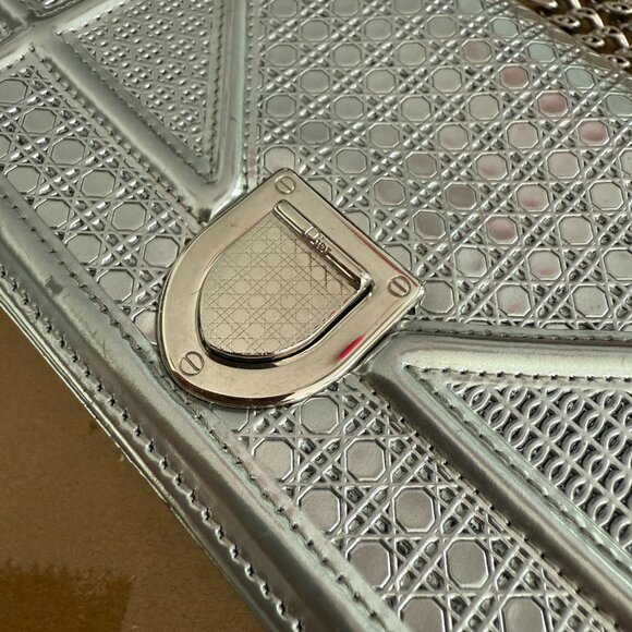 Dior metallic silver micro cannage leather Mini Diorama Shoulder bag - Picture 5 of 11